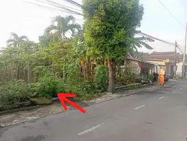Tanah pinggie jalan aspal utama condongcatur sangat strategis