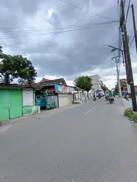 Tanah sangat strategis utara ambarukmo plasa nologaten