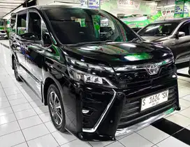 Toyota Voxy CBU 2.0 Full Option 2018 Hitam Matic / AT ISTIMEWA !!
