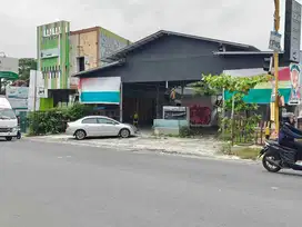 Tanah pinggir jalan raya kaliurang KM 11 selaran kampus UII