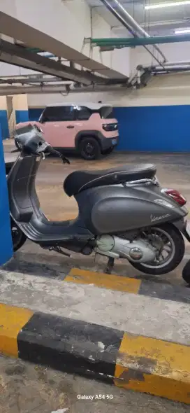 Dijual Vespa Matic Sprint 2015 Mulus Original