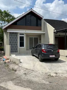 BARU Rumah Cantik Mezzanine 2 Lt di Wedomartani Ngemplak Siap Huni