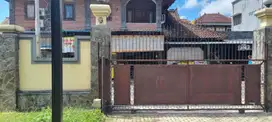 Di Jual Tanah BONUS Rumah Besar 2 Lantai di Denpasar