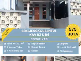 Rumah datar pinggir jalan desa