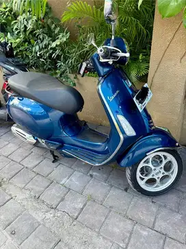 Vespa Primavera S i get ABS 2024 Biru