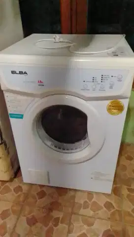 Jual saja mesin pengering baju sesuai foto,layak pakai 1700 watt  oke.