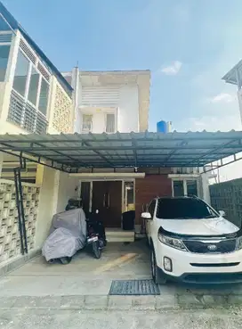 Dijual Rumah Mewah 3 lantai BU, Mega Cinere