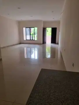 Rumah Baru 3 lt,bangunan baru 100%,cocok untuk usaha di Kelapa Gading