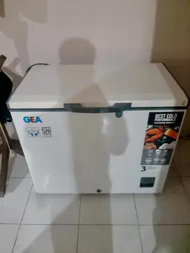 GEA RSA FREEZER FRISER RUMAHAN 220 LITER JUAL CEPAT JUAL MURAH
