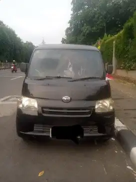 Daihatsu Gran Max Minibus 1.3 Tahun 2010 - Hitam