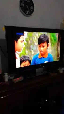 Jual Tv flat 42 inch tanpa STB nya,normal no minus siap pakai bandel..