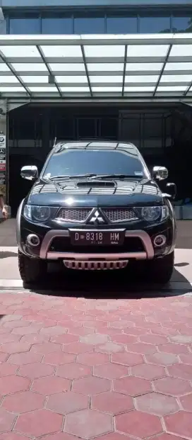Mitsubishi strada triton exceed 4x4 tahun 2010