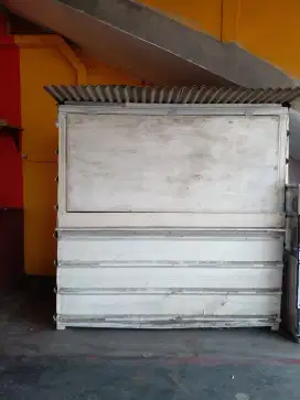 Dijual  container dan Panel box listrik.