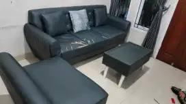 Dijual murah sofa 3 seater+ 1 dan meja