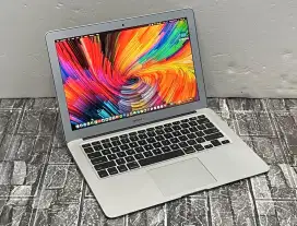 Macbook Air (Mid , 13-inch, 2012)  Ram 4GB SSD 128GB
