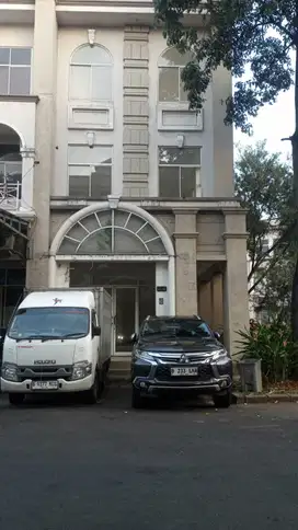 Ruko Hook 3 lantai di Grand Galaxy City Bekasi