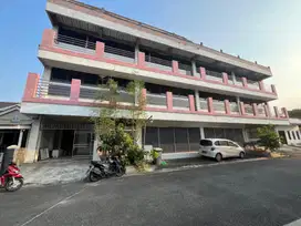DIJUAL GEDUNG MEWAH 4 LT EX LEMBAGA PELATIHAN PENDIDIKAN JEPANG BEKASI