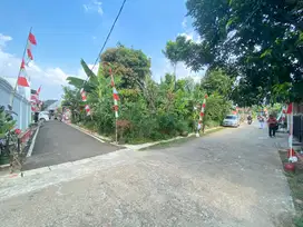 Kavling Hoek siap bangun di perumahan Puspitek harga nego
