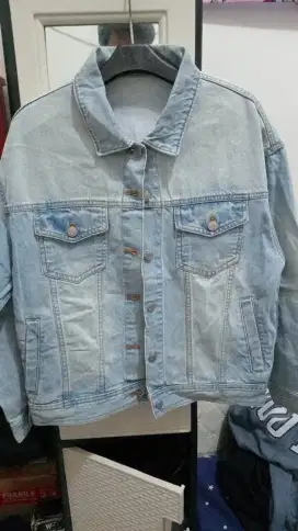 Dijual. Jaket jeans model boxy keren