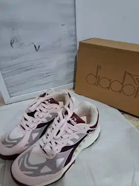 Sepatu diadora new