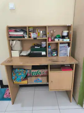 Meja belajar anak
