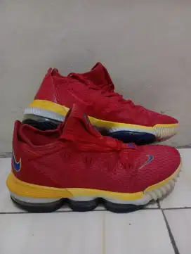 Nike Lebron 16 Low SuperBron University Red