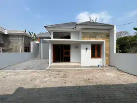 RUMAH CANTIK MODERN KEKINIAN DALAM MINI CLUSTER DI MRISI TIRTONIRMOLO