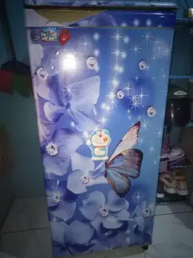 Di jual kulkas 1 pintu merk sanyo