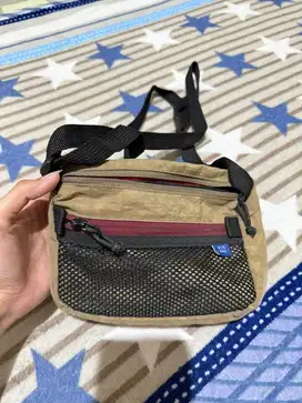 Preloved Tas Selempang