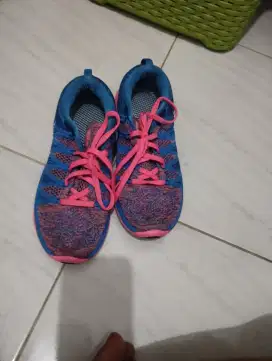 Nike run run away from me