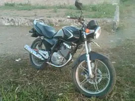 Suzuki Thunder 125 Tahun 2010 – Motor Klasik Tangguh dan Irit