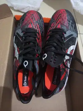 New Sepatu Futsal Ortuseight