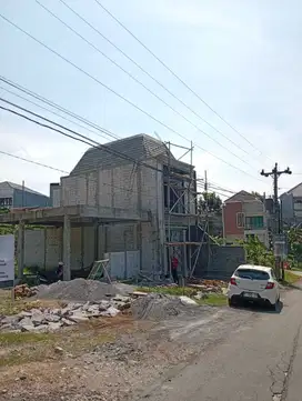 Rumah Mewah 2 Lantai SIap Huni Murah di Mangunharjo Tembalang