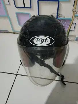 Helm kyt hitam size L