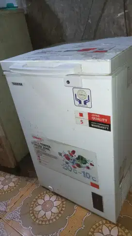 Freezer 100L merk TOSHIBA