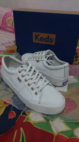 Preloved Sepatu Keds Wanita