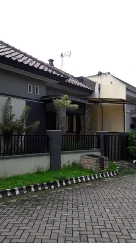 Dijual Cepat Rumah Ekslusif Malang Dekat Bandara Abdurahman saleh