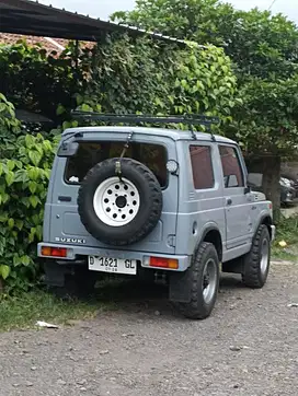 Suzuki Jimny 1986 Bensin