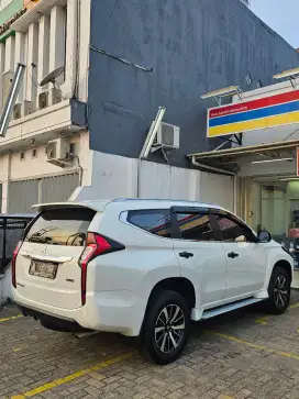 Mitsubishi Pajero Sport Dakar Putih
