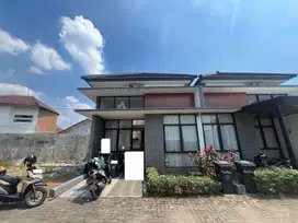 Rumah SHM 12 Menit ke Mall Bekasi Junction Hadap Timur J-36510