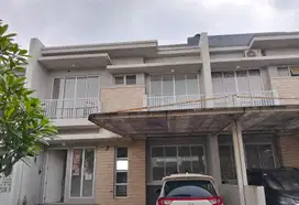 Rumah SHM 2 Lt Hadap Selatan 10 menit ke Mal Ciputra Cibubur J-34655