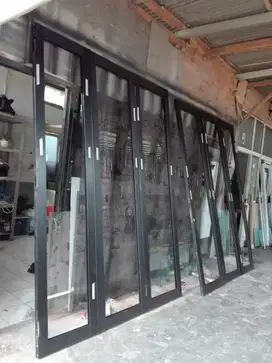PINTU LIPAT ALUMINIUM-KACA
