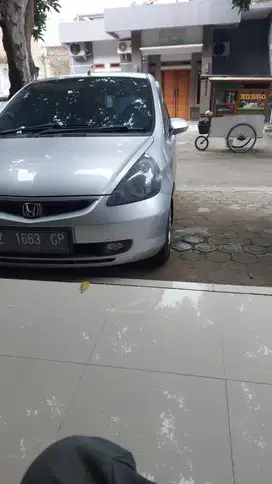 mobil jazz mulus jarang pake
