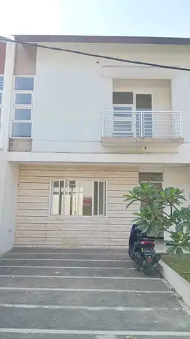 Rumah Nyaman Siap Huni Diperumahan Sommerville taman kopo indah 5