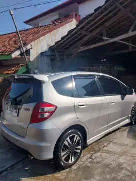 Honda Jazz RS metic 2010 bln 01 plat H smrng