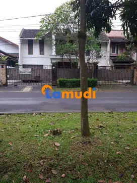 Dijual Rumah Bintaro Jaya Sektor 1 Jalan Raya di Jakarta Selatan