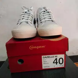 Sepatu Compass Gazelle HI White Blue Uk 40