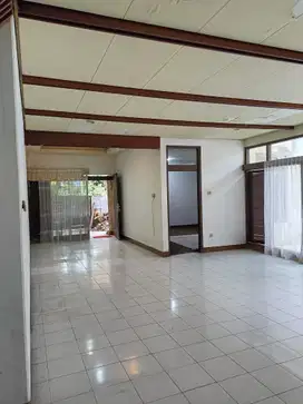 Lokasi Tengah Kota Bisa Dijadikan Kantor Atau Tempat tinggal