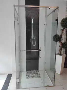sekat kaca kamar mandi