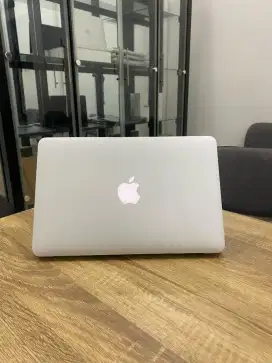 Macbook Air 11inch Ram 4/128 Fullset iBox